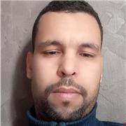 Je donne des cours d'arabe à domicile ou en ligne.